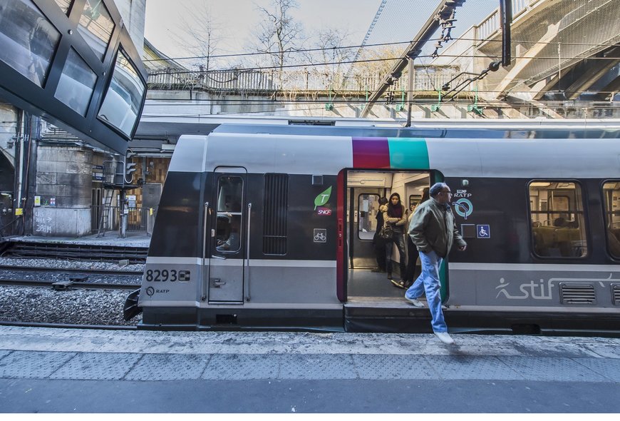 Autocollants, marquages au sol : comment la RATP prépare le déconfinement